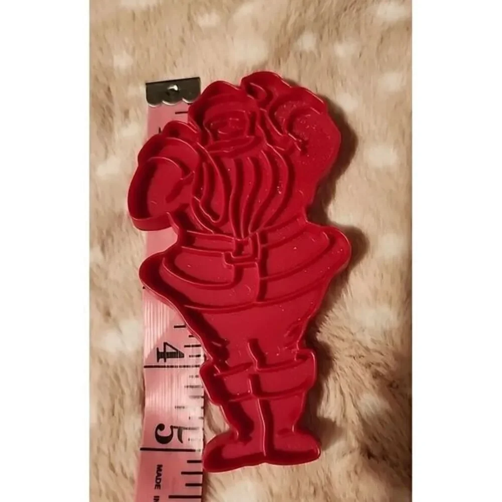 Tupperware Cookie Cutter VINTAGE‎ Santa Claus Red Plastic 5